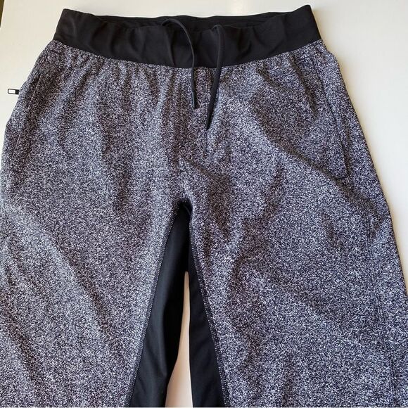 Lululemon Men's T.H.E. Short linerless size Medium - Picture 1 of 12
